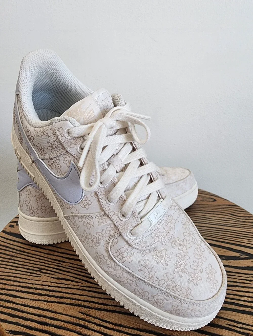 Nike Air Force 1 07 SE Jacquard Floral Embroidery White Sneakers Size 10